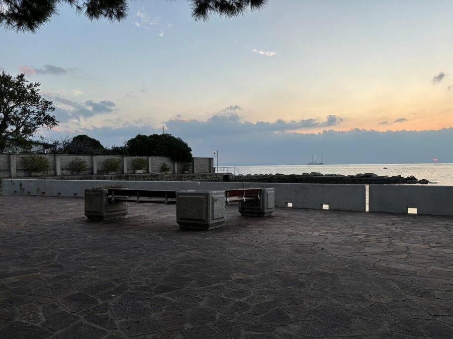 Amedeo'S Sea House Lägenhet Trieste Exteriör bild