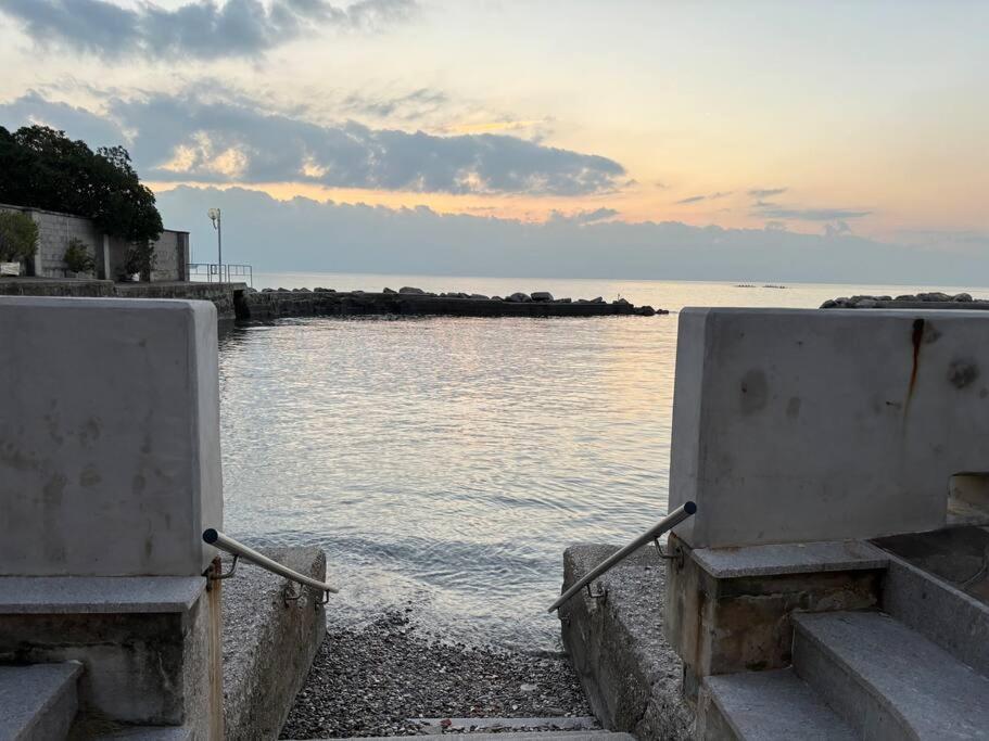 Amedeo'S Sea House Lägenhet Trieste Exteriör bild