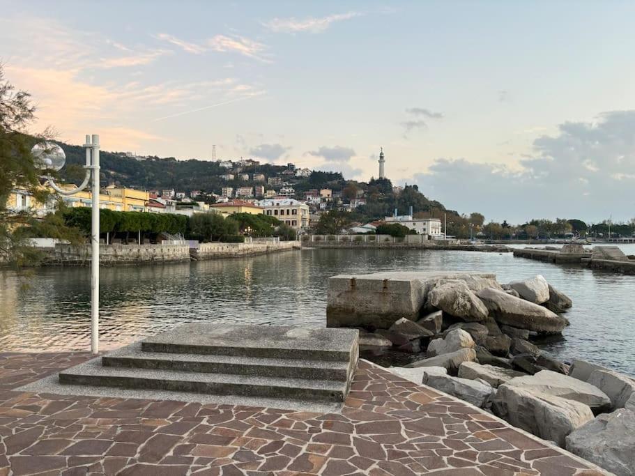 Amedeo'S Sea House Lägenhet Trieste Exteriör bild