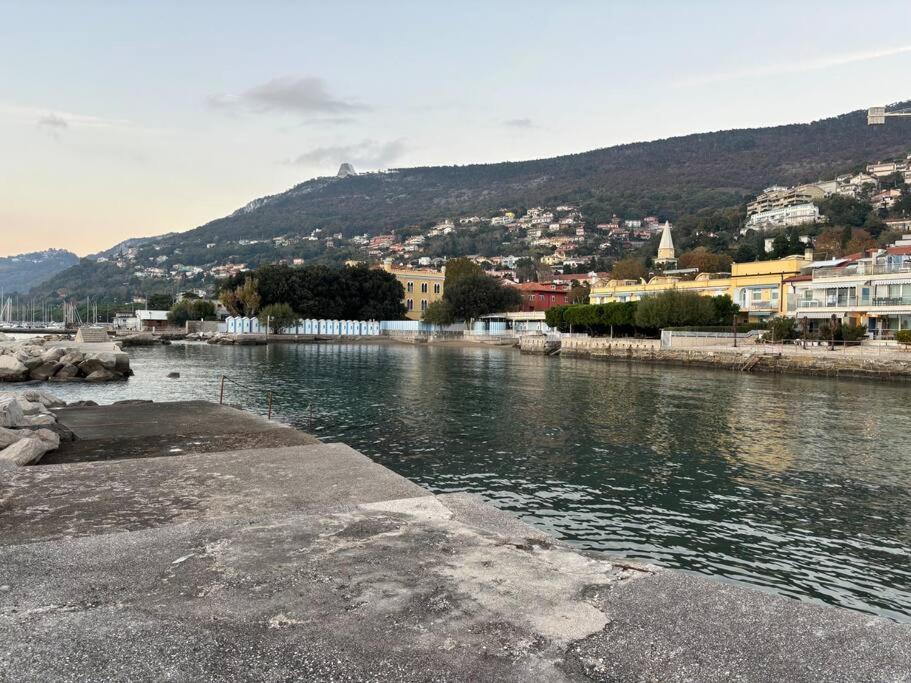 Amedeo'S Sea House Lägenhet Trieste Exteriör bild